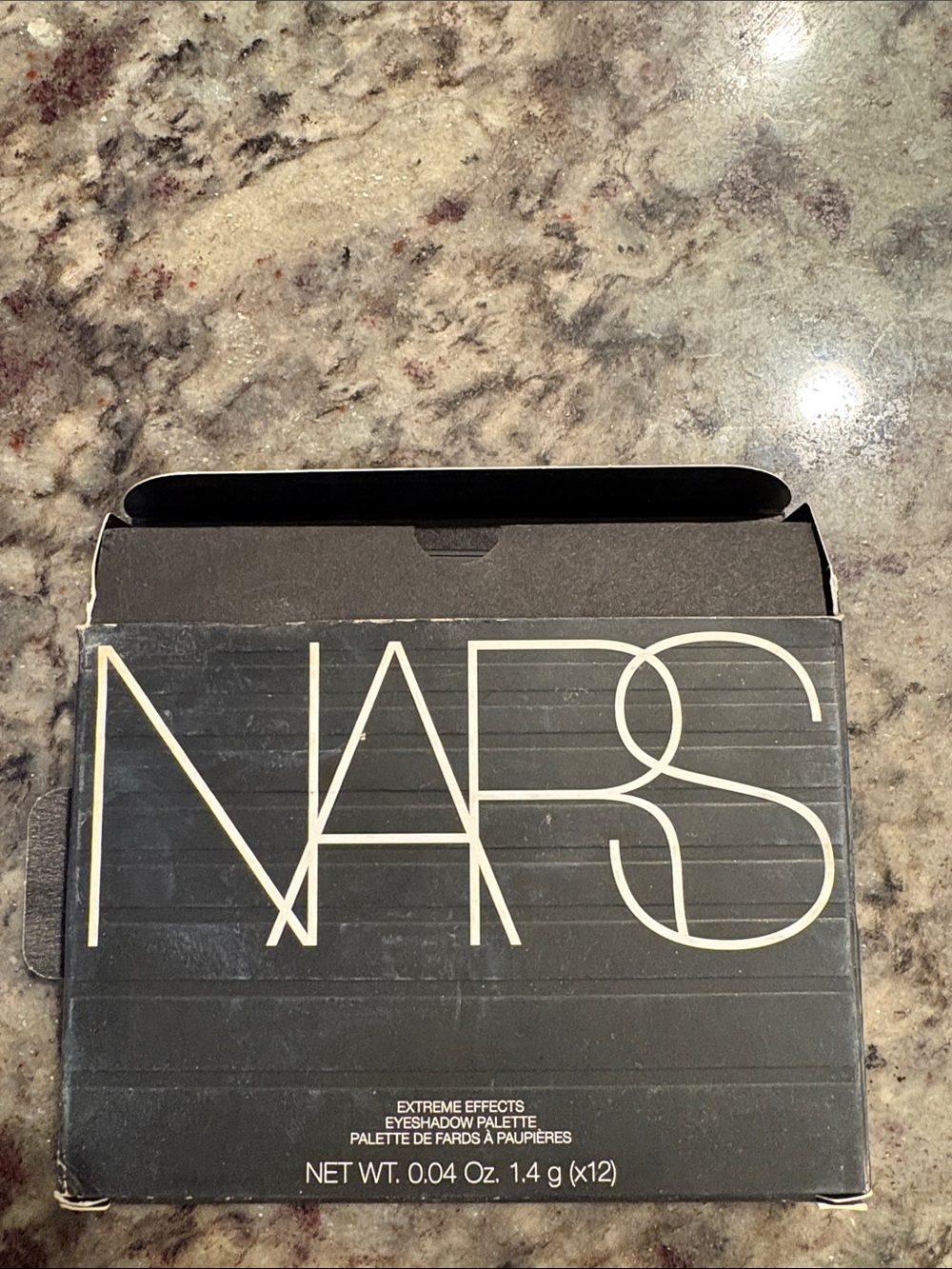 NARS Extreme Effects Eyeshadow Palette - Black Packaging